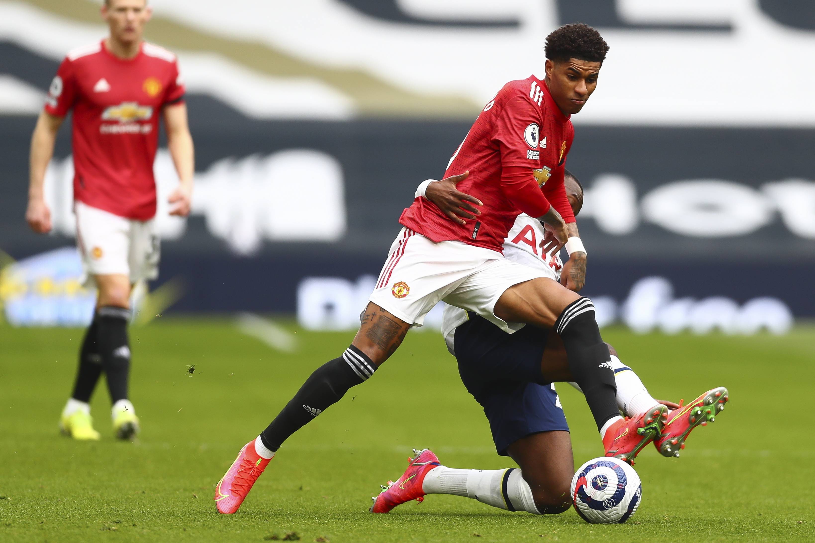 激烈比赛中 激烈比赛中